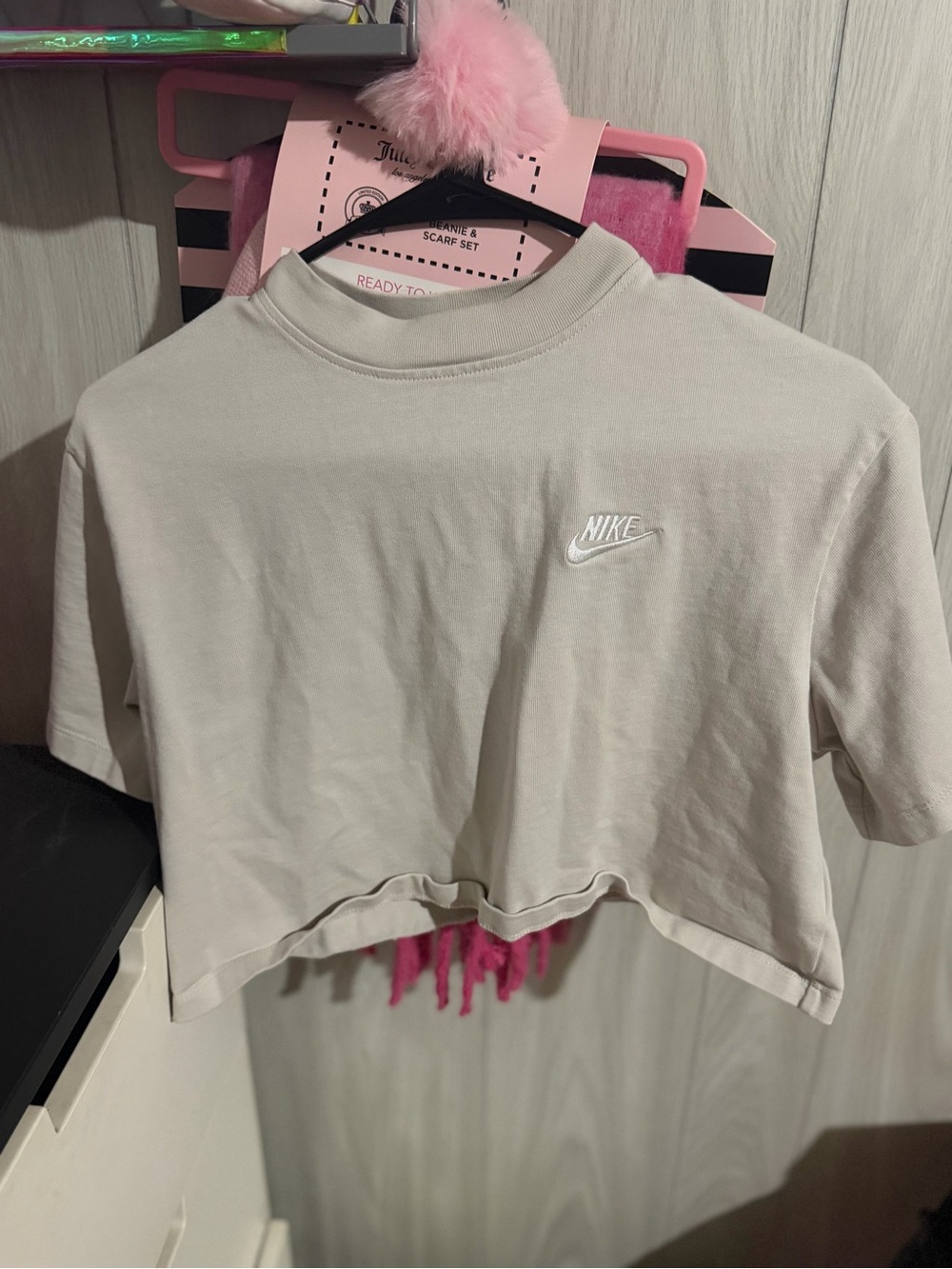 Nike Women’s Cropped Tee - Light Beige